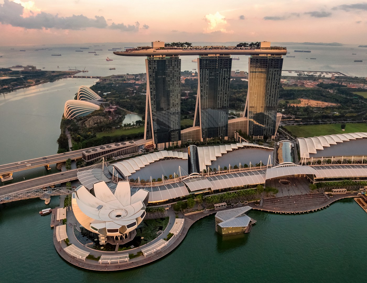 Singapore financial district and Marina Bay