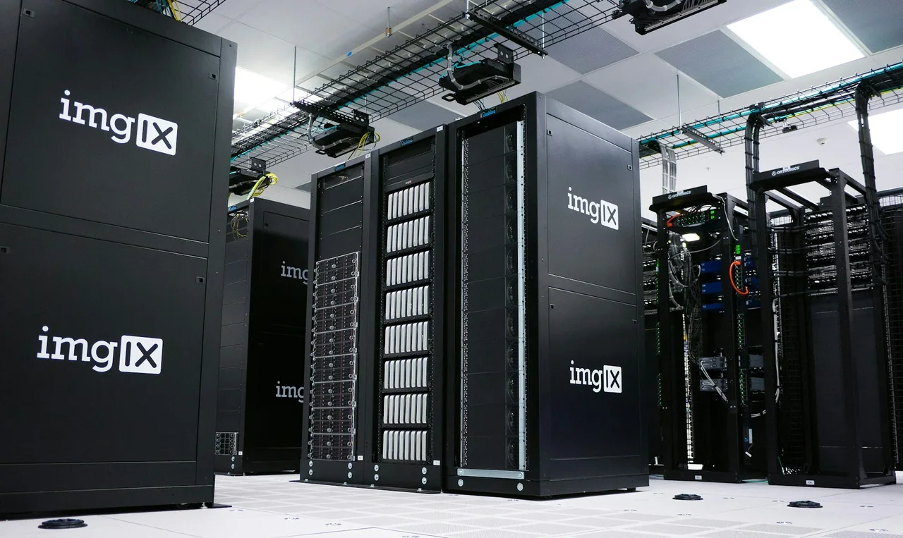 Data centre server racks