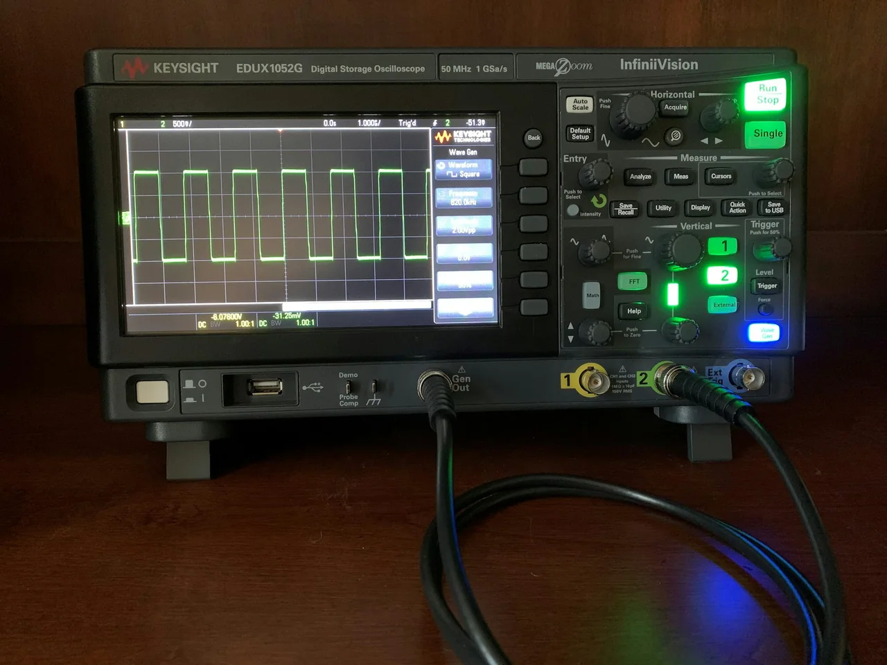 Electronic oscilloscope display
